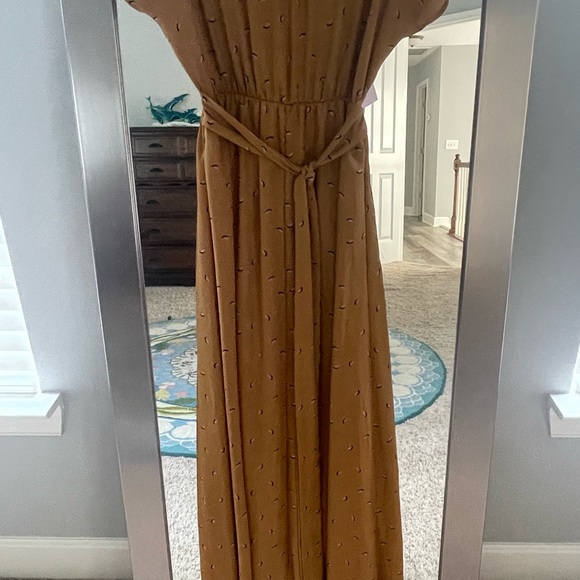 Mustard maxi with white/navy pattern. - Picture 3 of 4